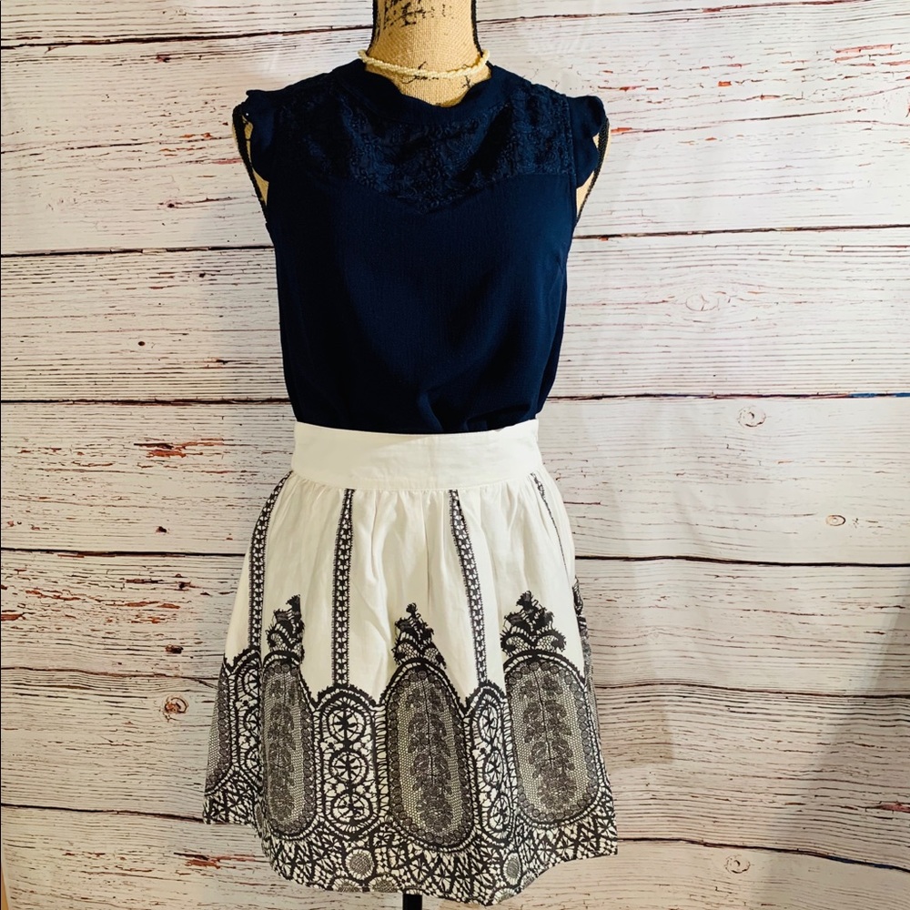 ❌SOLD❌Colorful white mini skirt S